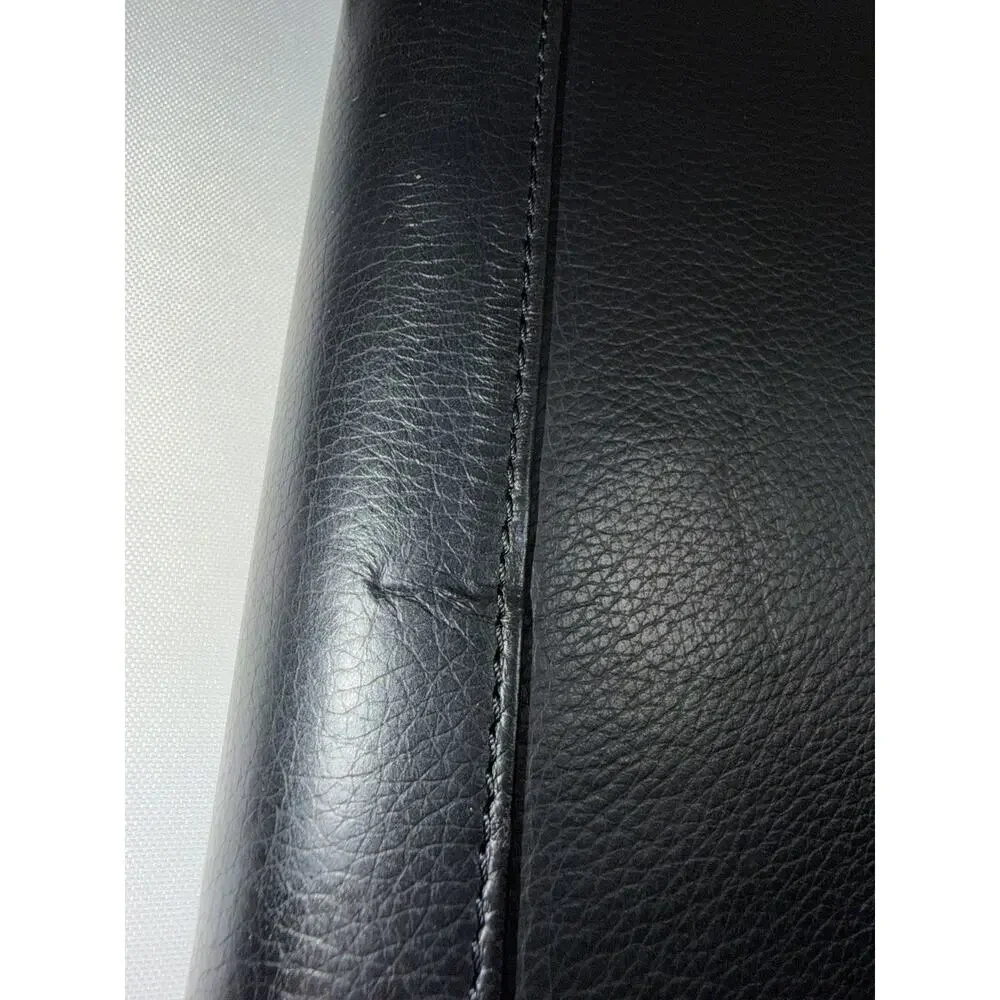 Daytimer Organizer Planner 7 Ring Genuine Leather Zipper Closure 7.25 x 9.75”